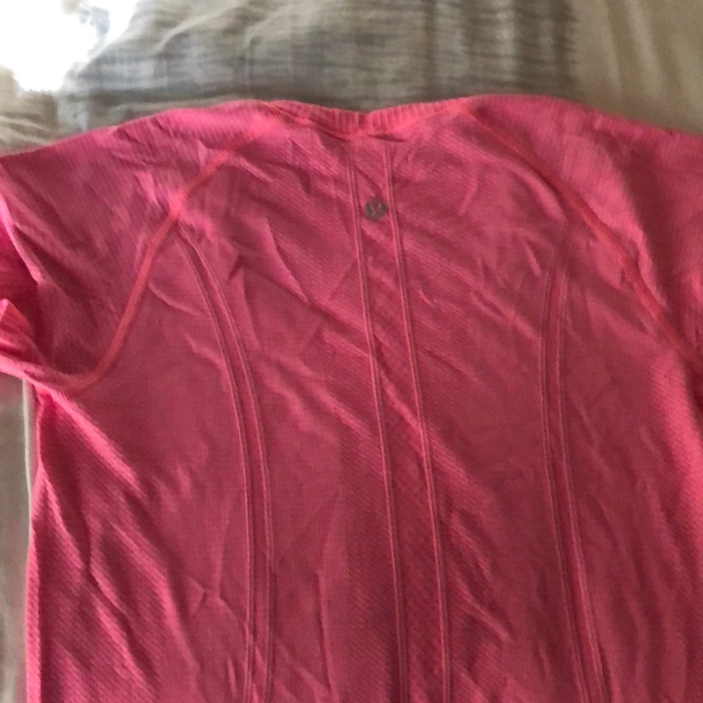 Lululemon Size 8 Pink Short Sleeve